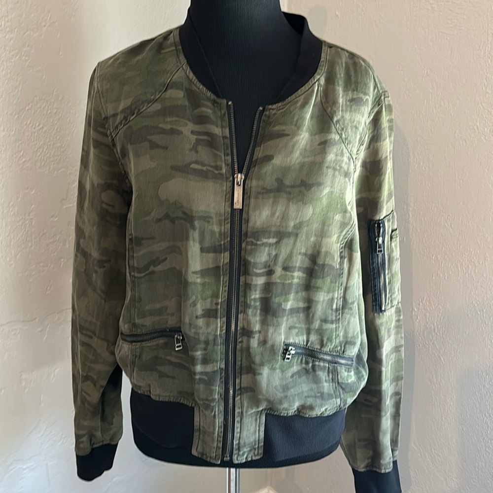 Sanctuary bomber jkt